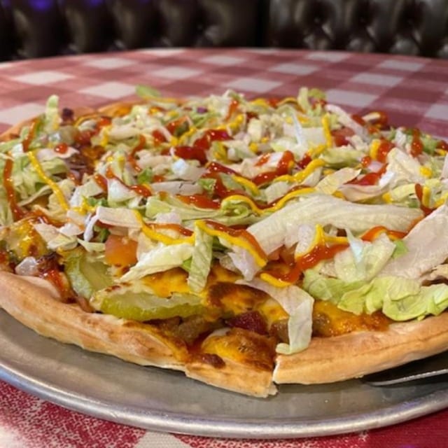 Deluxe Bacon Cheeseburger Pizza.